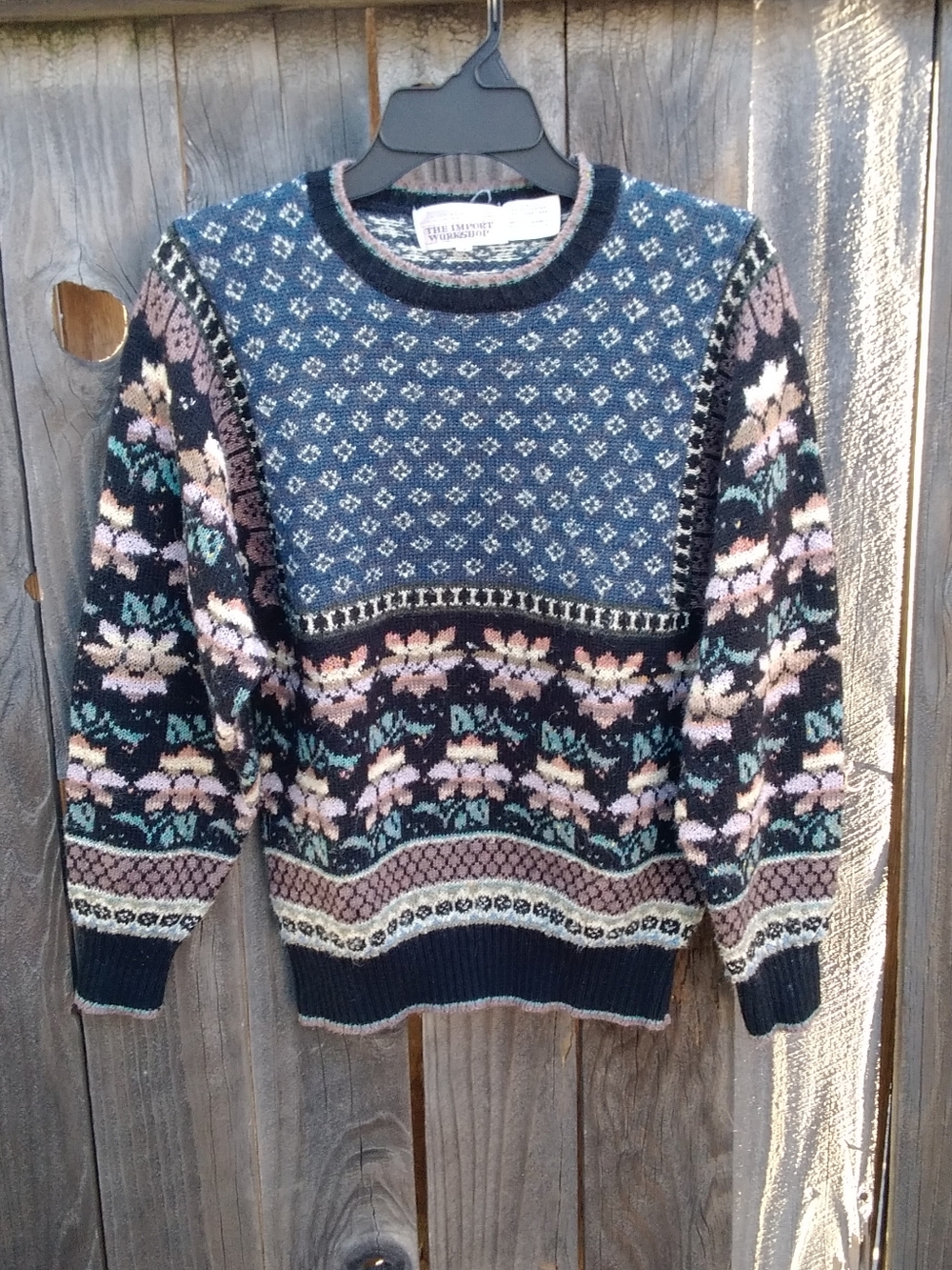 Vintage Sweater Crew Neck Cottagecore Acrylic Medium Floral